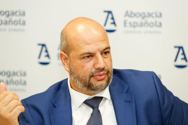 José Enrique Rodríguez Zarza, abogado colegiado ICAM 68.400, durante una presentación en el Consejo General de la Abogacía Española